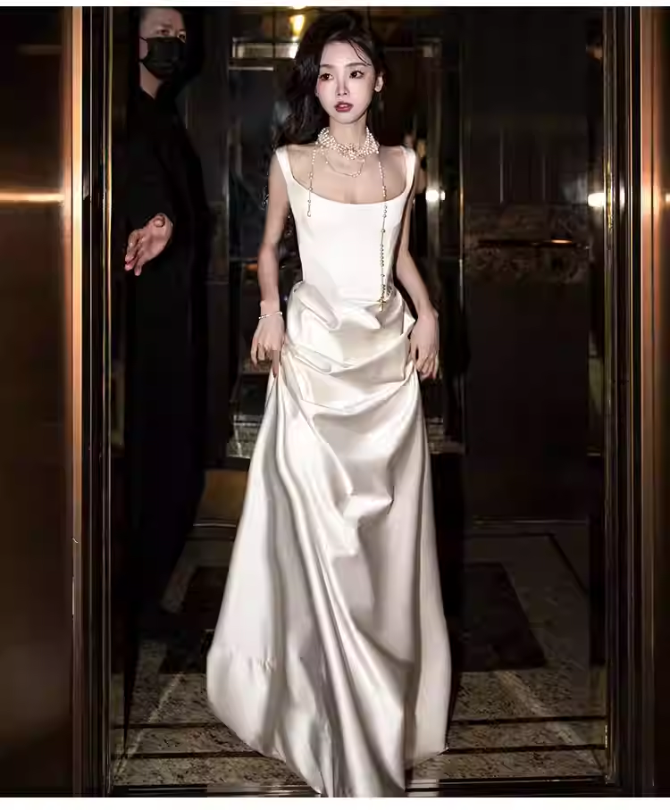 Vintage Sheath Sleeveless White Satin Wedding Dresses C122