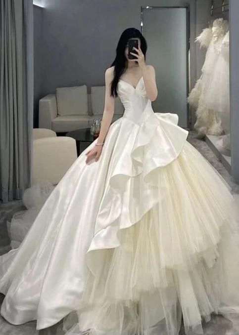 Luxury Ball Gown Spaghetti Straps White Long Satin Wedding Dresses Brides Gown