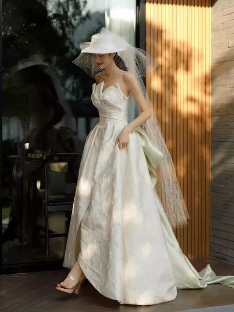 Chic A Line Strapless Sleeveless Lace White Wedding Dresses