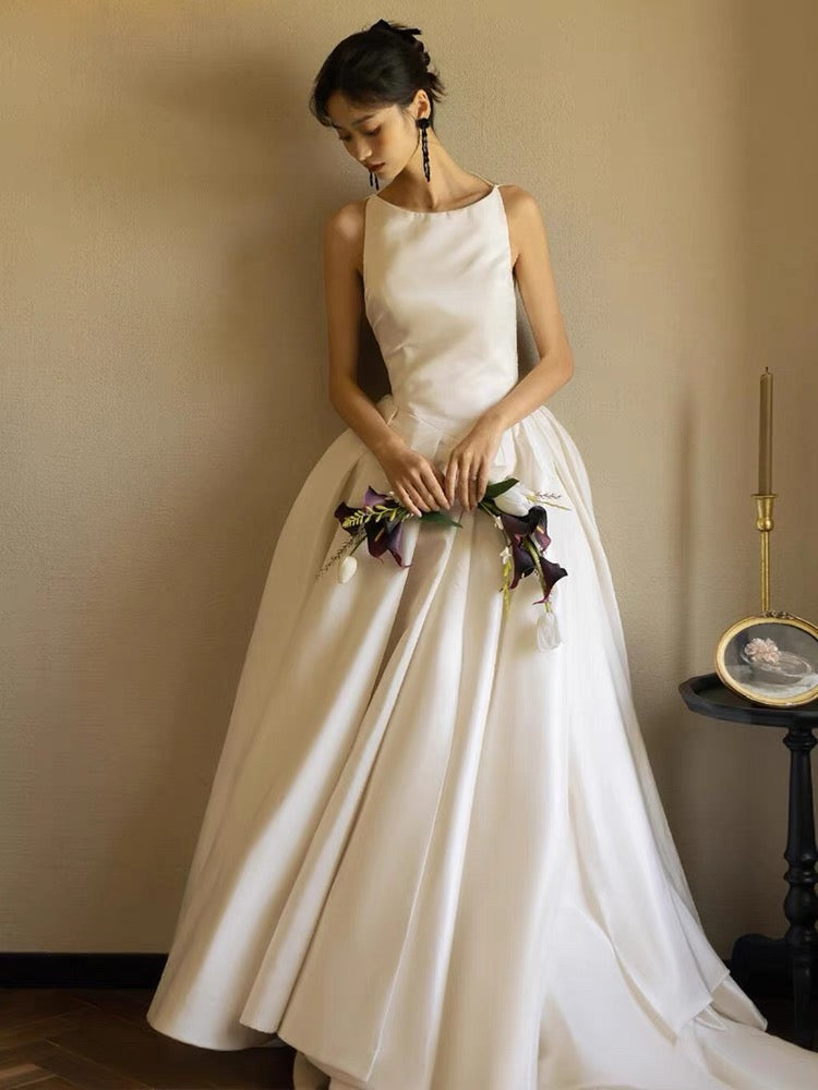 Unique Ball Gown Scoop Satin Backless Long White Wedding Dresses