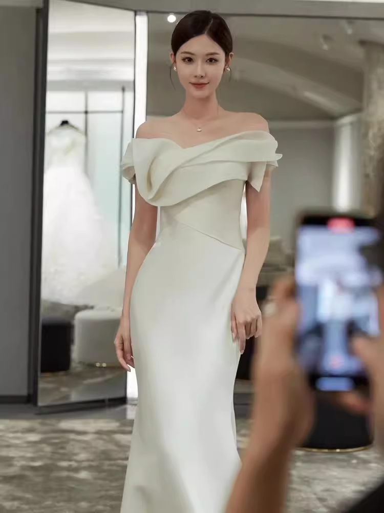 Vintage Mermaid Off The Shoulder White Satin Long Wedding Dresses C25