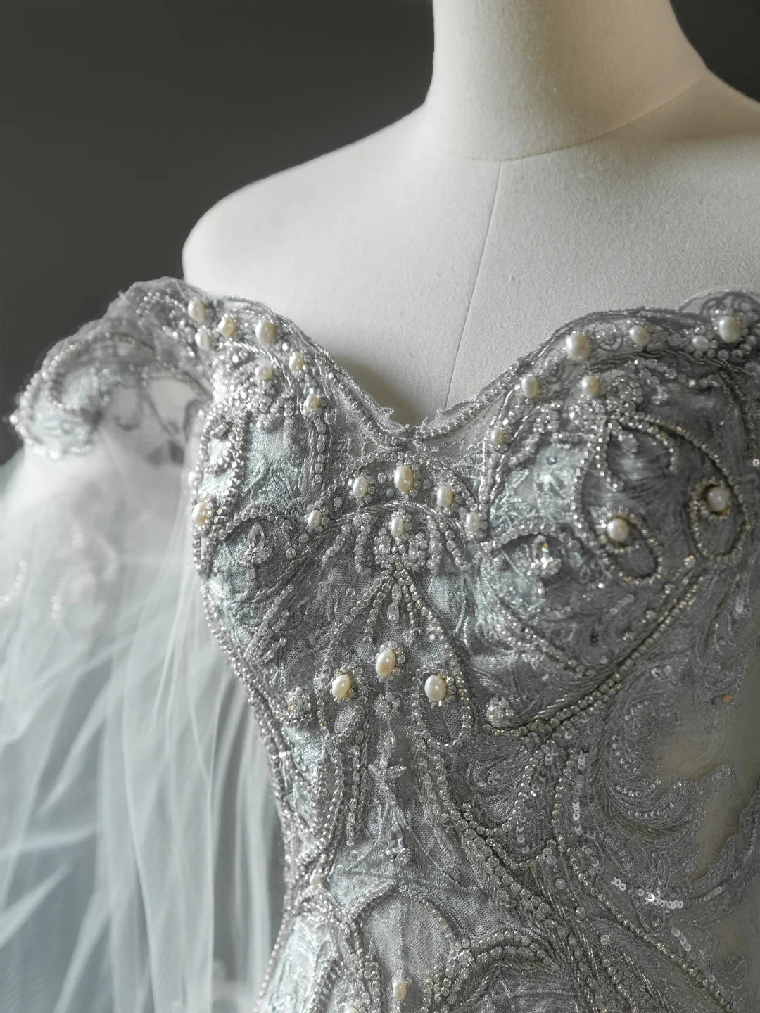 Elegant Mermaid Off The Shoulder Tulle Lace Long Wedding Dresses C327