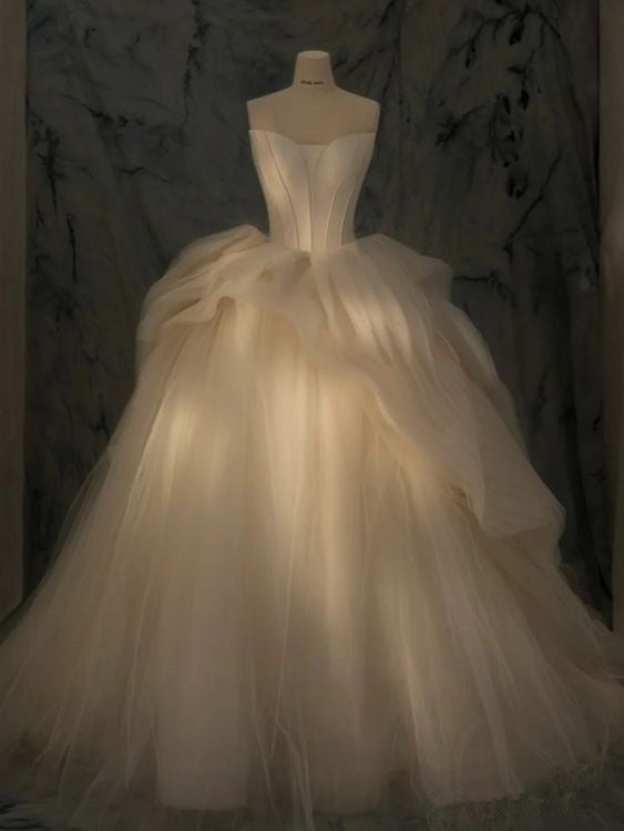 Elegant Ball Gown Strapless Satin Long Tulle Wedding Dresses With Ruffles