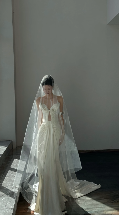 Unique Mermaid Strapless Satin Pleated With Veil Long Wedding Dresses