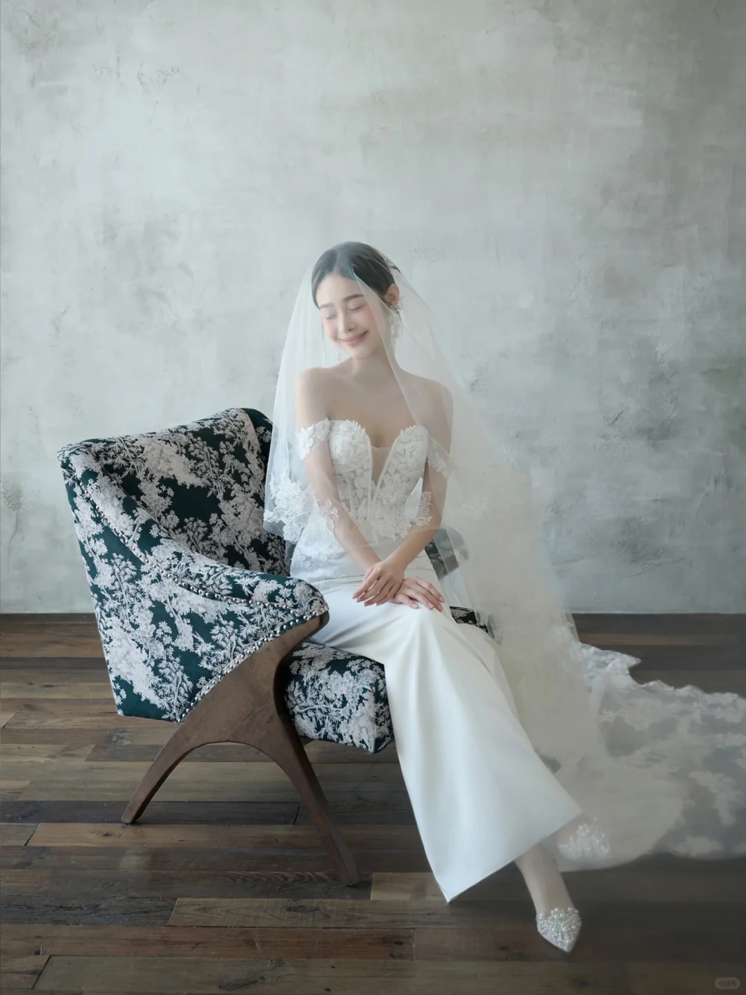 Classy Mermaid Off The Shoulder Satin Lace With Veil Long Wedding Dresses