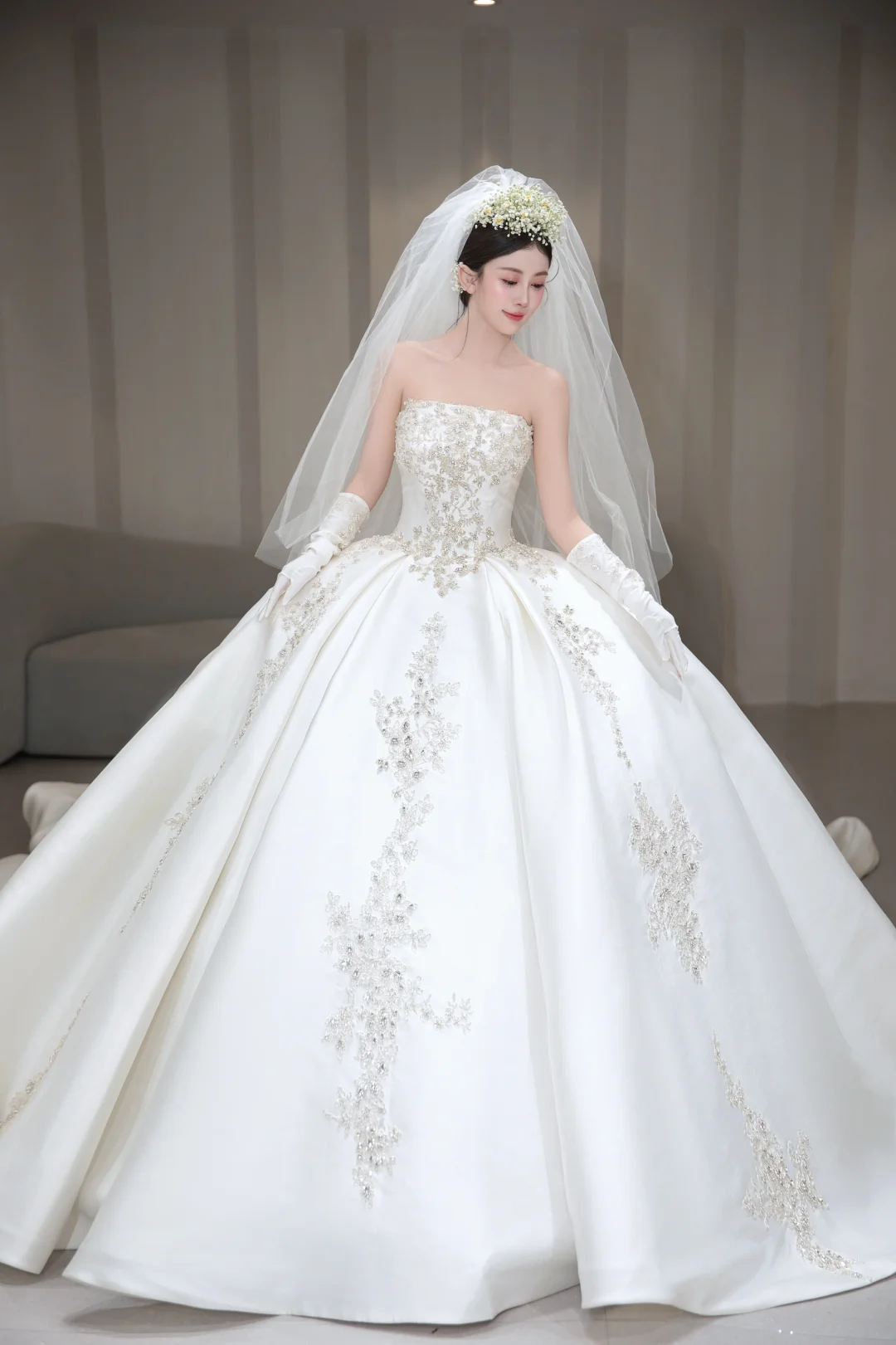 Dreamy Ball Gown Strapless Satin Applique With Veil Gloves Long Wedding Dresses