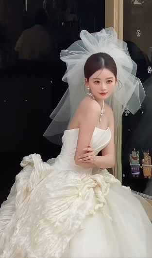 Pretty Ball Gown Strapless Satin Tulle With Veil Long Wedding Dresses - View 4 | FashionDia