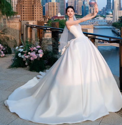 Simple Eelegant Ball Gown Strapless Satin With Veil Long Wedding Dresses