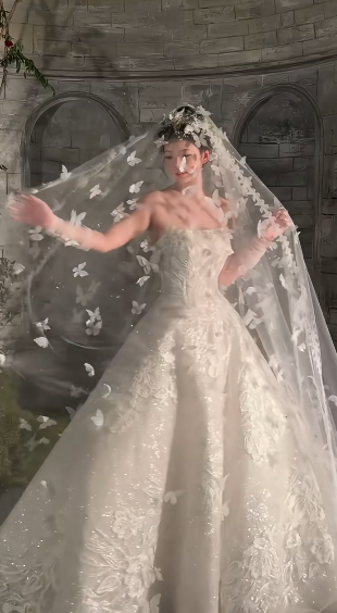 Pretty Ball Gown Strapless Tulle Lace Sequin With Veil Long Wedding Dresses