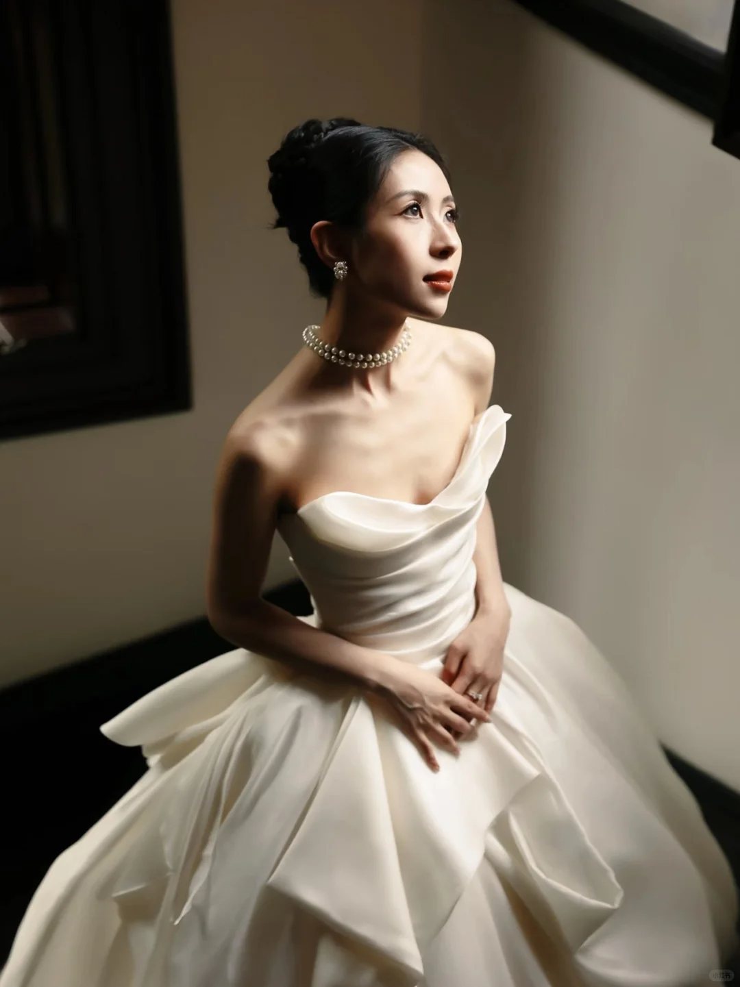 Elegant Ball Gown Strapless Satin Pleated Long Wedding Dresses