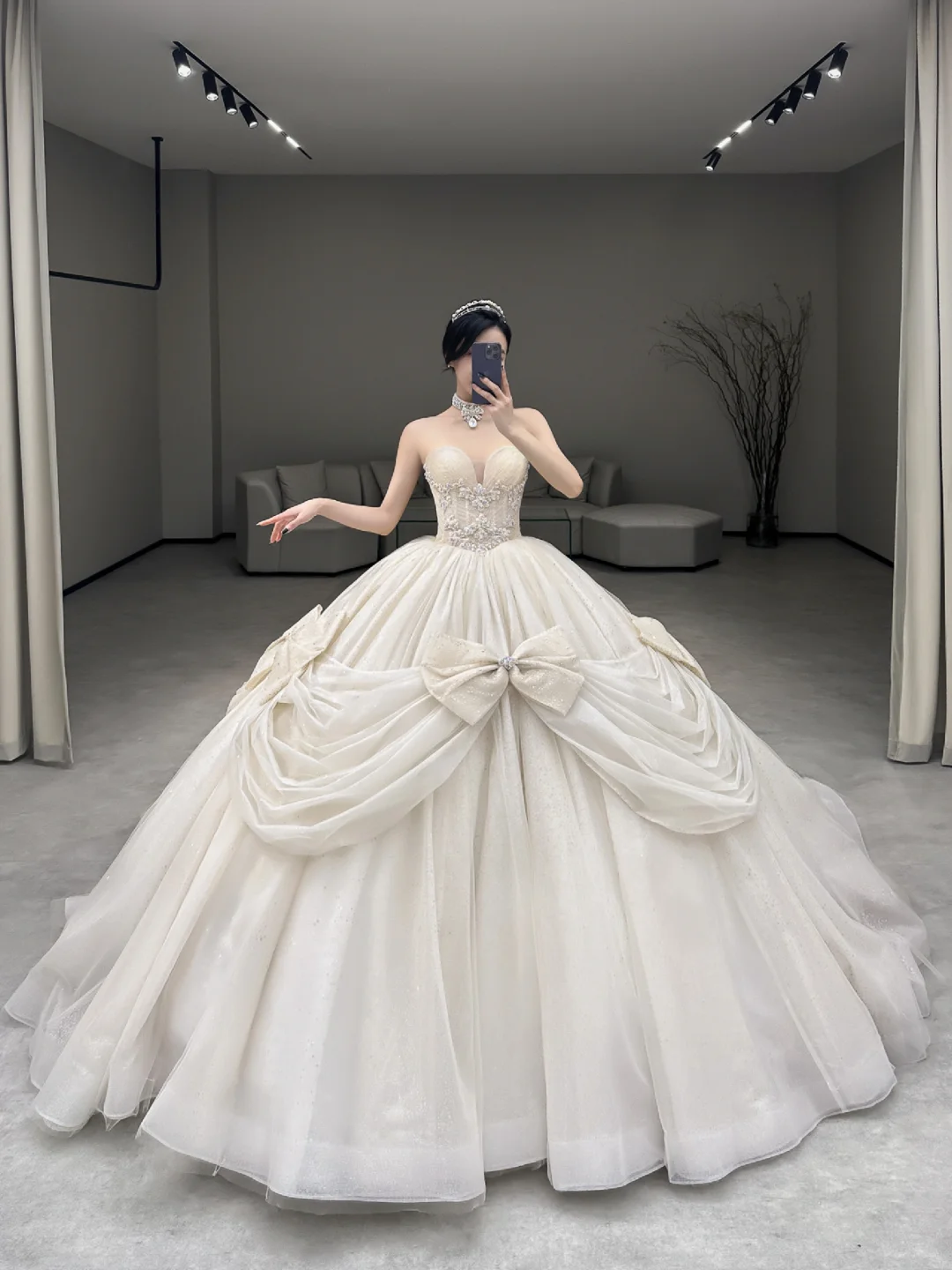 Pretty Ball Gown Strapless Tulle Bow Long Wedding Dresses