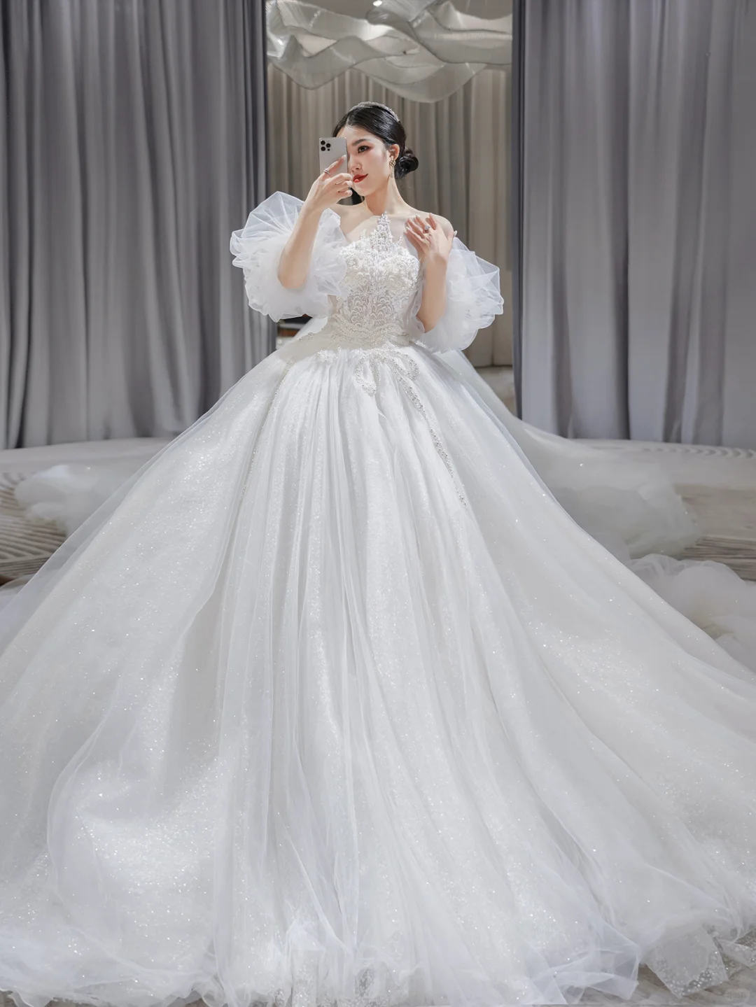 Pretty Ball Gown Tulle Lace Applique Short Sleeves Long Wedding Dresses