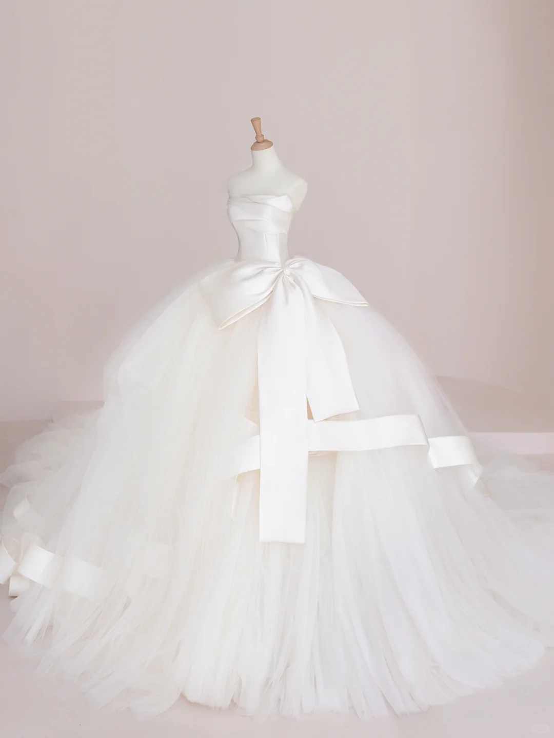 Elegant Ball Gown Strapless Satin Tulle Long Wedding Dresses