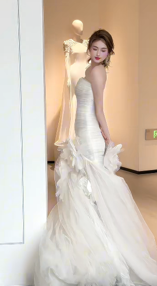Unique Mermaid Strapless Tulle Flowers Applqiue Long Wedding Dresses - View 3 | FashionDia