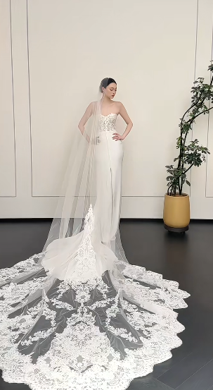 Elegant Mermaid Starpless Satin Lace With Veil Long Wedding Dresses