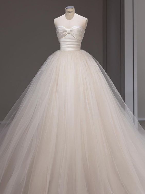 Chic Ball Gown Strapless Satin Tulle Long Wedding Dresses