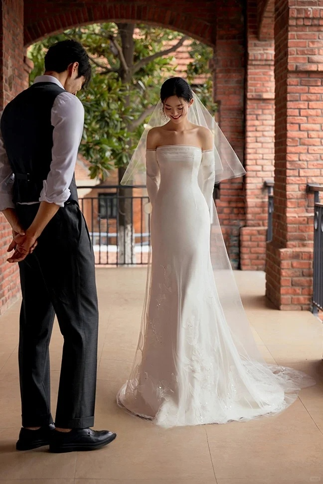 Elegant Mermaid Strapless Satin Tulle Lace With Veil Long Wedding Dresses