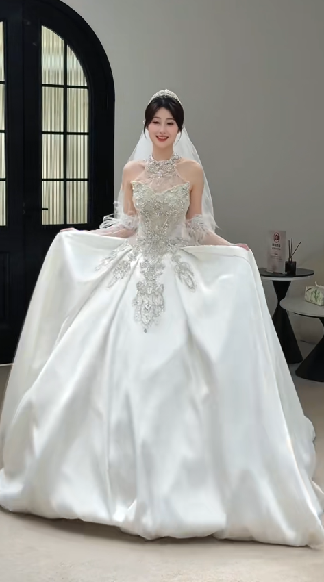 Timeless Ball Gown Halter Satin Sequin Beaded With Veil Long Wedding Dresses