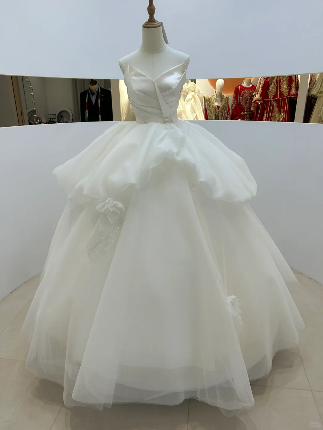Elegant Ball Gown Strapless Satin Tulle Long Wedding Dresses