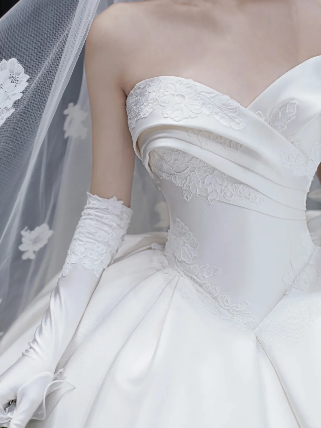 Dreamy Ball Gown Strapless Satin Applique With Gloves Veil Long Wedding Dresses - View 3 | FashionDia