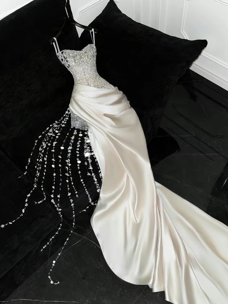 Gorgeous Mermaid Spaghetti Straps Satin Sequin Beads Long Wedding Dresses