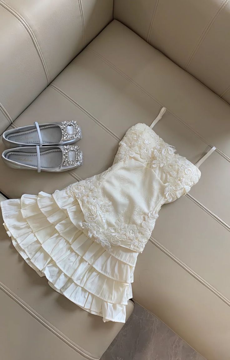 Pretty A-Line Spaghetti Straps Satin Lace Tiered Short Homecoming Dress 16th Birthday Outfits - FashionDia