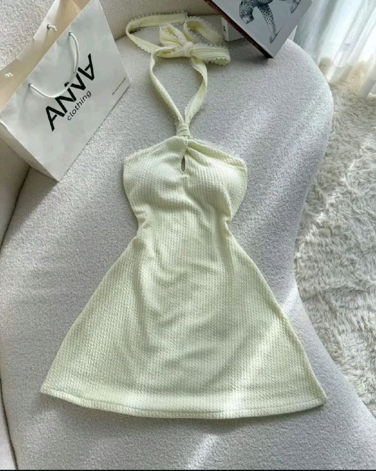 Chic A-Line Halter Satin Short Homecoming Dress 18th Birthday Outfits - FashionDia