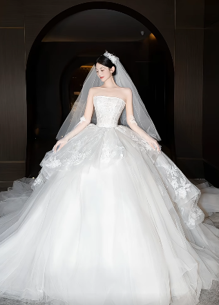 Dreamy Ball Gown Strapless White Tulle Lace With Gloves Veil Long Wedding Dresses