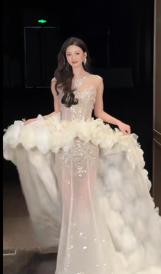 Unique Mermaid Tulle Sequin With Flowers Long Wedding Dresses