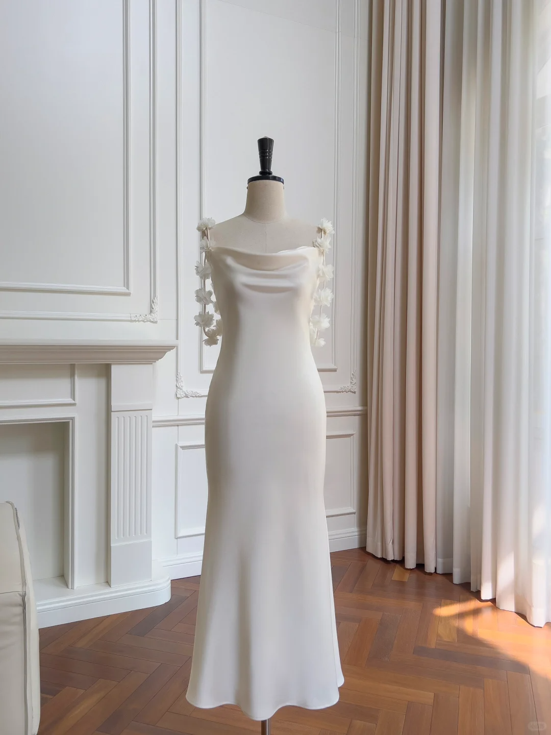 Elegant Mermaid Spaghetti Straps Satin Long Wedding Dresses