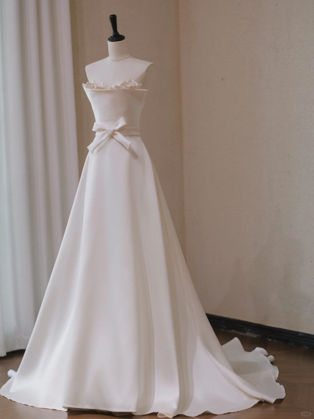 Chic A Line Strapless Satin With Bow Long Wedding Dresses