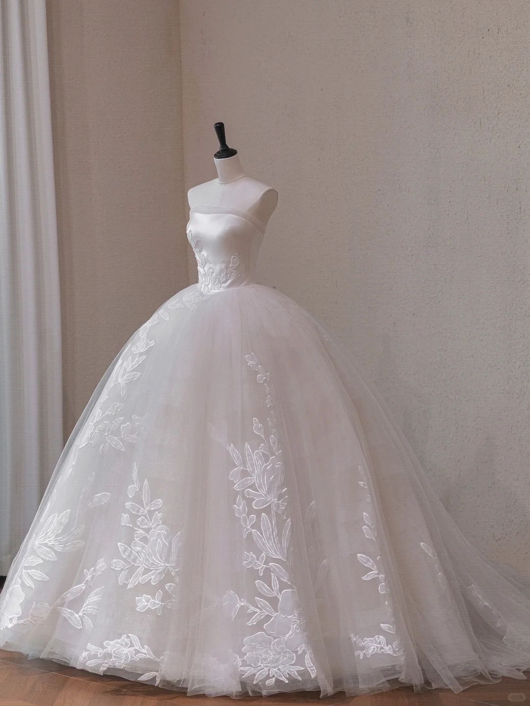 Timeless Ball Gown Strapless Satin Tulle Applique Long Wedding Dresses