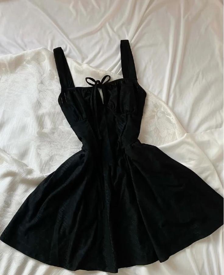 Elegant Black A-Line Spaghetti Straps Satin Short Homecoming Dress 17th Birthday Outfits - FashionDia