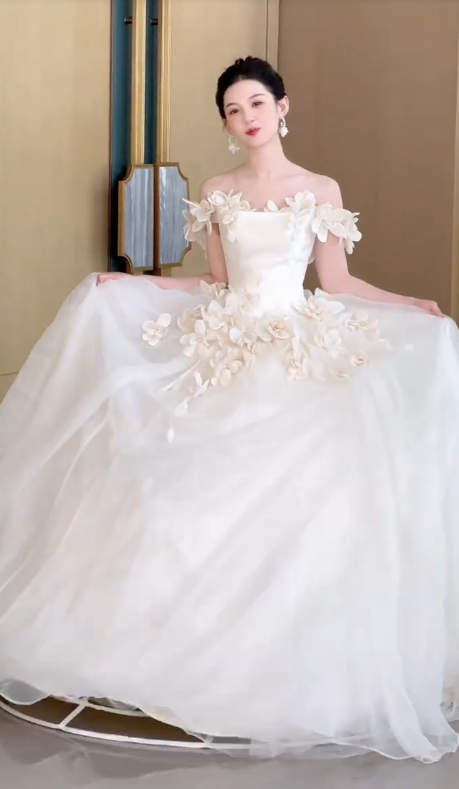 Style Classy Ball Gown Off The Shoulder Satin Tulle Applique Long Wedding Dresses