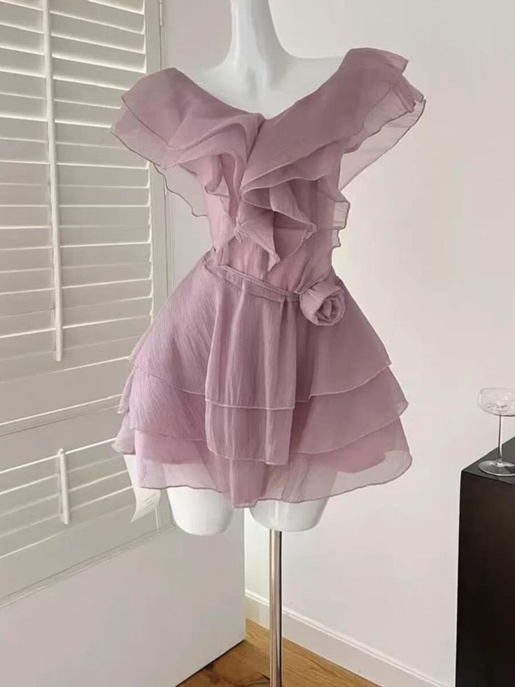 Chic 19th A-Line V-Neck Chiffon Tiered Short Homecoming Dress Birthday Outfits - FashionDia