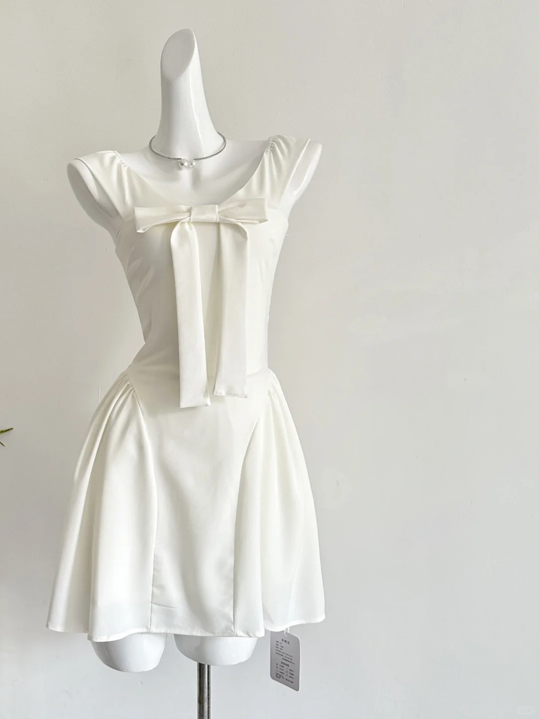 Cute 17th A-Line U Neck Satin Short Homecoming Dress Birthday Outfits - FashionDia