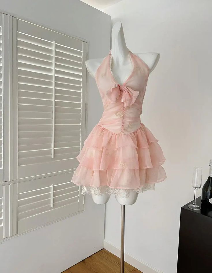 Classy A-Line Halter Chiffon Lace Tiered Short Homecoming Dress 16th Birthday Outfits - FashionDia