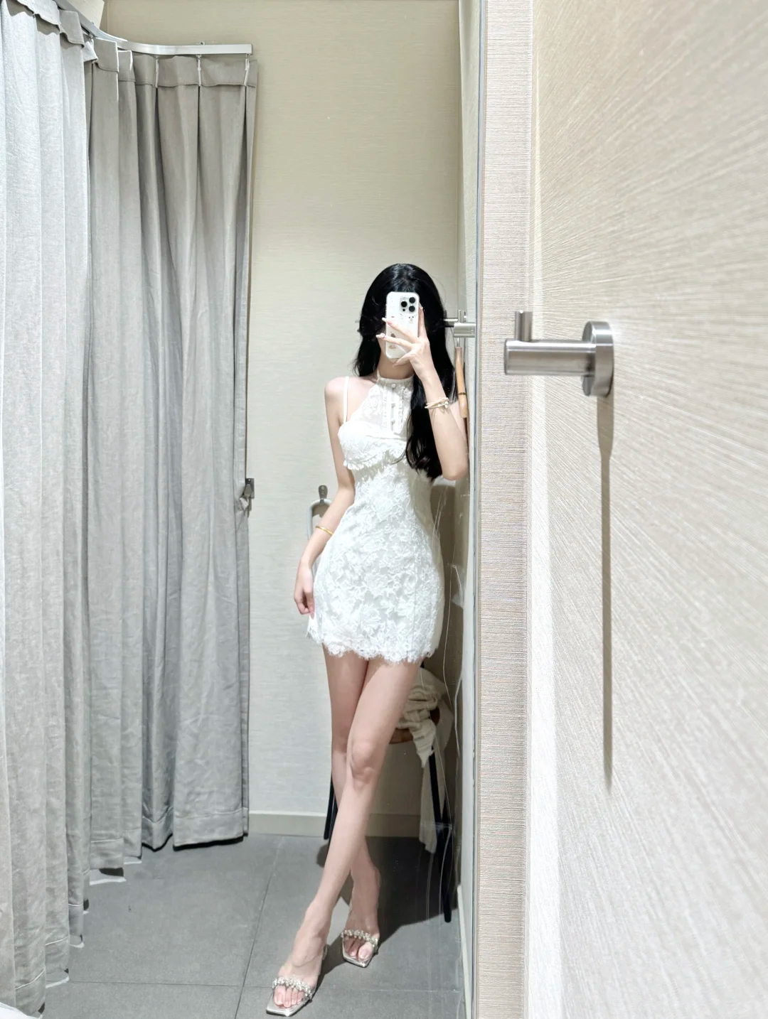 Elegant A-Line Halter Lace Short Homecoming Dress 20th Birthday Outfits - FashionDia