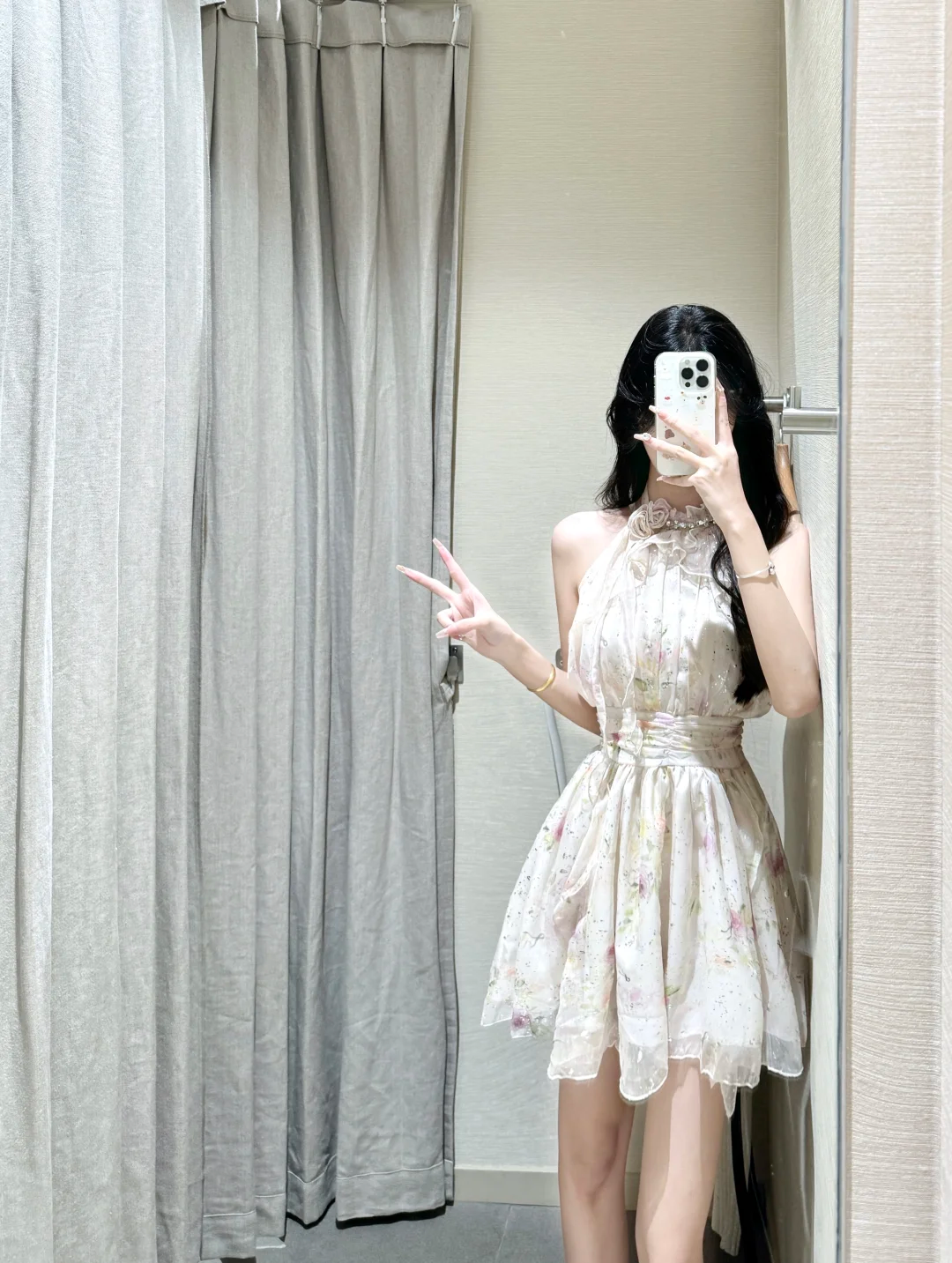 Classy A-Line Halter Satin Short Homecoming Dress 20th Birthday Outfits - FashionDia