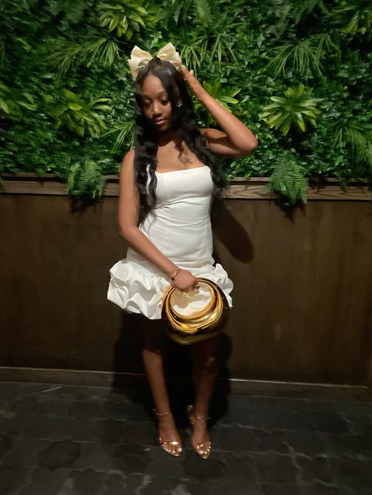 Chic Mermaid Spaghetti Straps White Satin Short Homecoming Dress 18th Birthday Outfits - FashionDia
