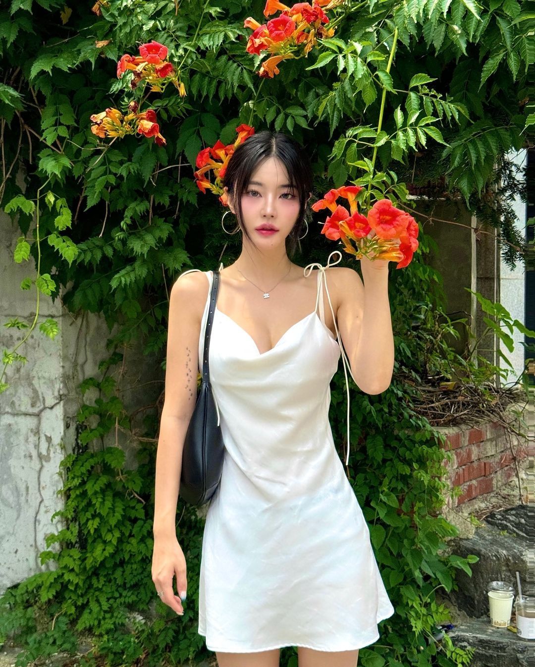 Elegant A-Line Spaghetti Straps Satin Short Homecoming Dress 17th Birthday Outfits - FashionDia