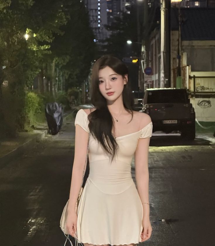 Bodycon Elegant A-Line Off-the-Shoulder Satin Mini Short Homecoming Dress 20th Birthday Outfits - FashionDia