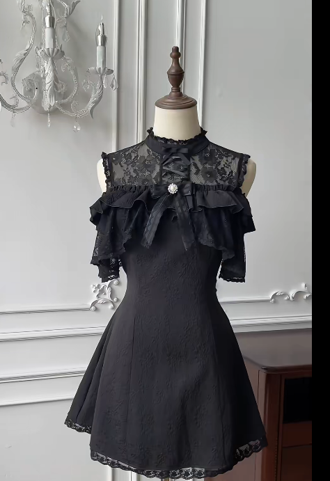 Chic Black A-Line Satin Lace Short Homecoming Dress 18th Birthday Outfits - FashionDia