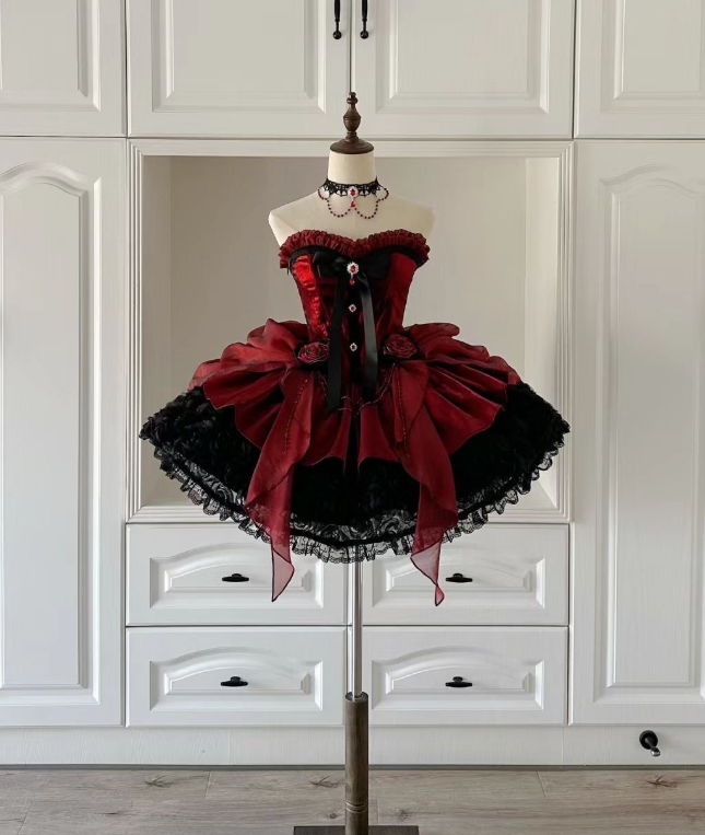 Unique Ball Gown Sweetheart Satin Lace Ruffle Short Homecoming Dress 17th Birthday Outfits - View 2 | FashionDia
