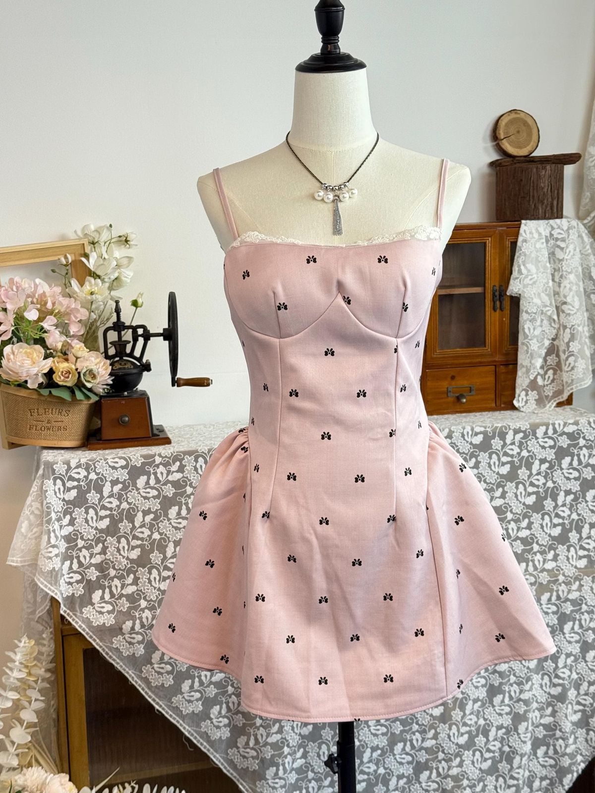 Cute Printed Bow Pink Satin A-Line Spaghetti Straps Short Homecoming Dress 18th Birthday Outfits - FashionDia