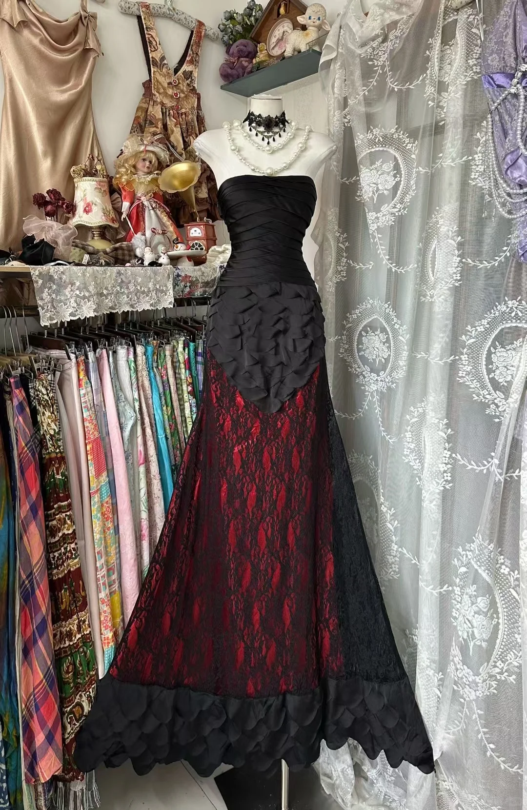 Chic Mermaid Strapless Satin Lace Without Sleeves Long Prom Dress, Evening Dress - FashionDia