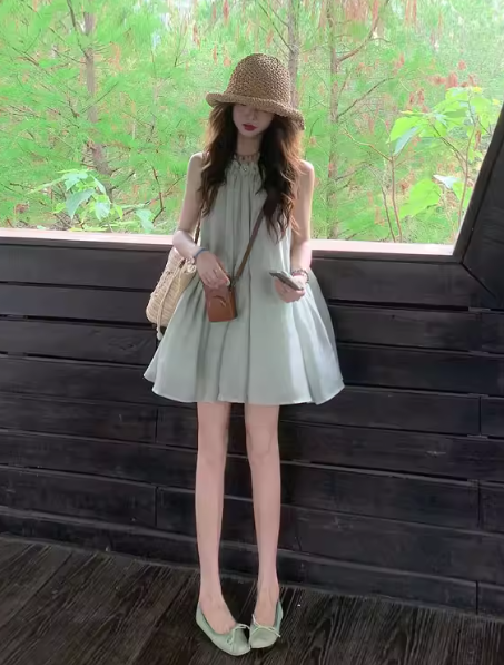 French-style soft and gentle loose-fitting sleeveless halter neck short dress - FashionDia