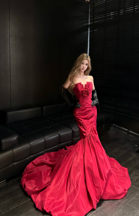 Classy Mermaid Strapless Pleated Satin Without Gloves Long Prom Dress, Evening Dress - FashionDia