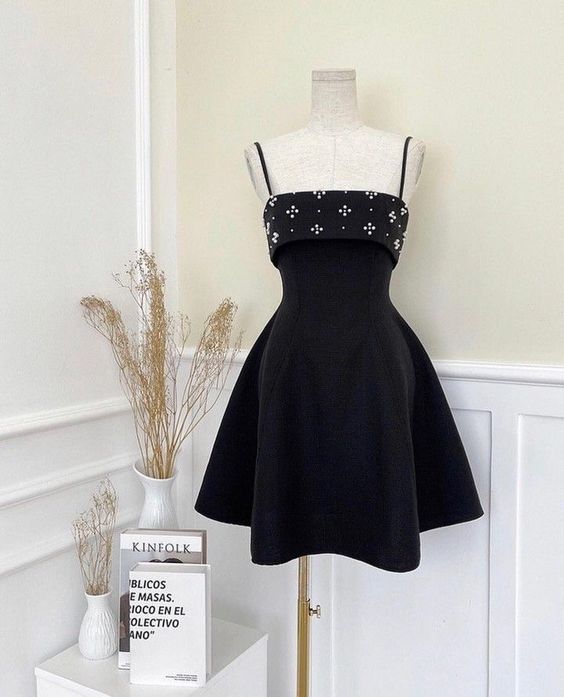 Elegant A-Line Spaghett Straps Satin Short Birthday Outfits Homecoming Dress - FashionDia