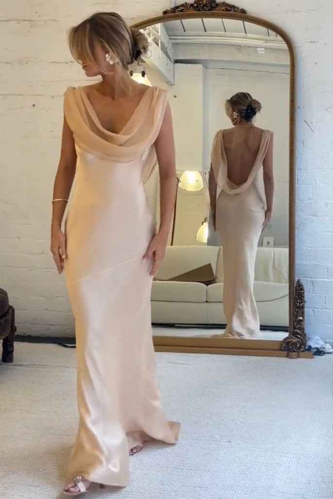 Charming Mermaid V-Neck Light Pink Long Prom Dress with Ruched - FashionDia